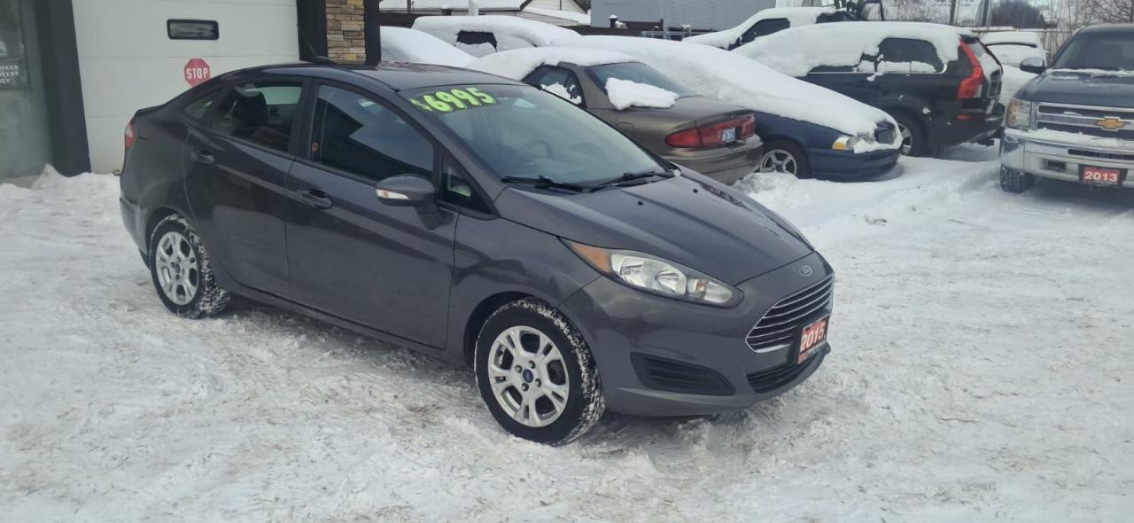 2015 Ford Fiesta SE Photo