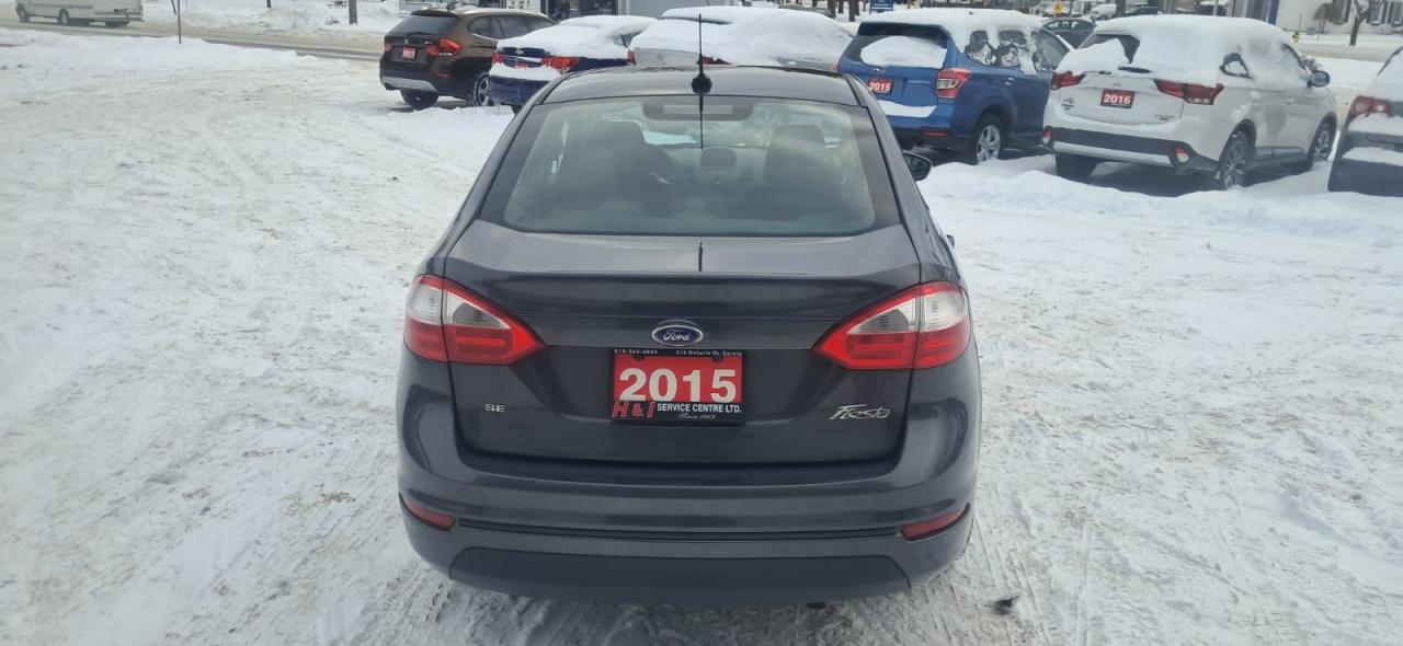 2015 Ford Fiesta SE Photo