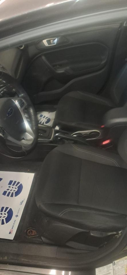 2015 Ford Fiesta SE Photo