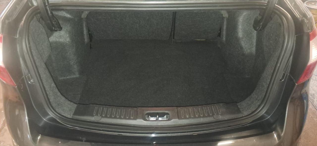 2015 Ford Fiesta SE Photo