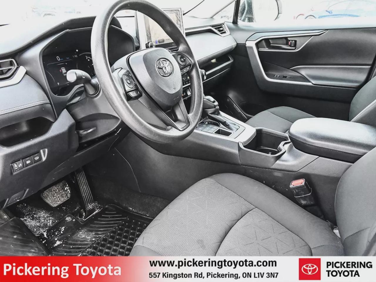 2024 Toyota RAV4 4DR AWD LE Photo2