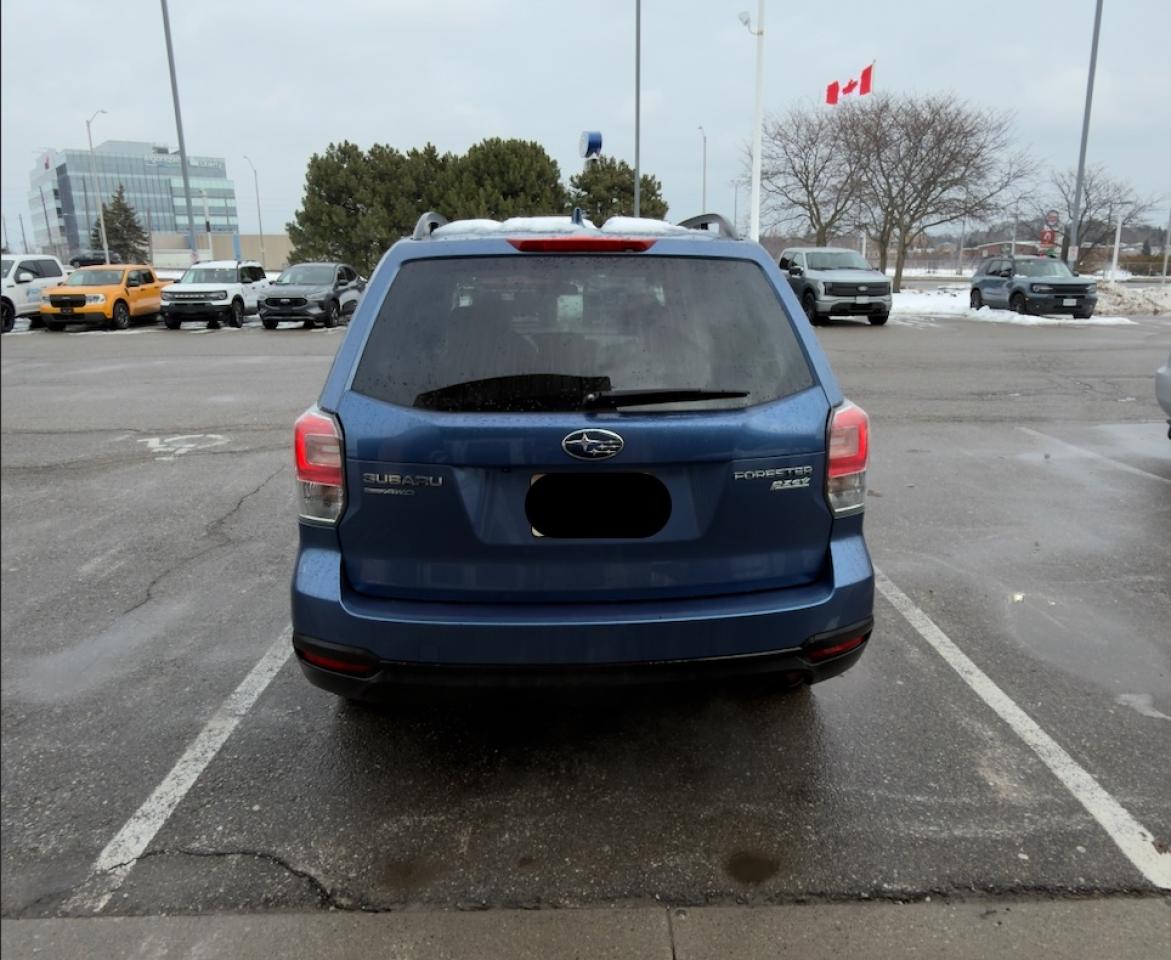 2017 Subaru Forester 2.5i Photo2