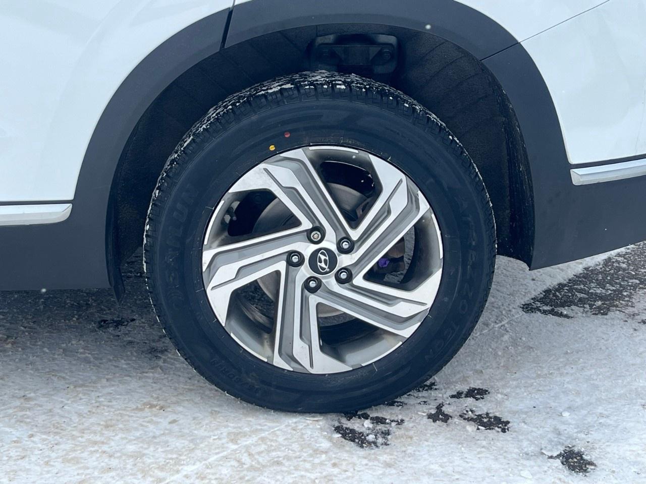 2022 Hyundai Santa Fe Preferred AWD w/Trend Package Photo3