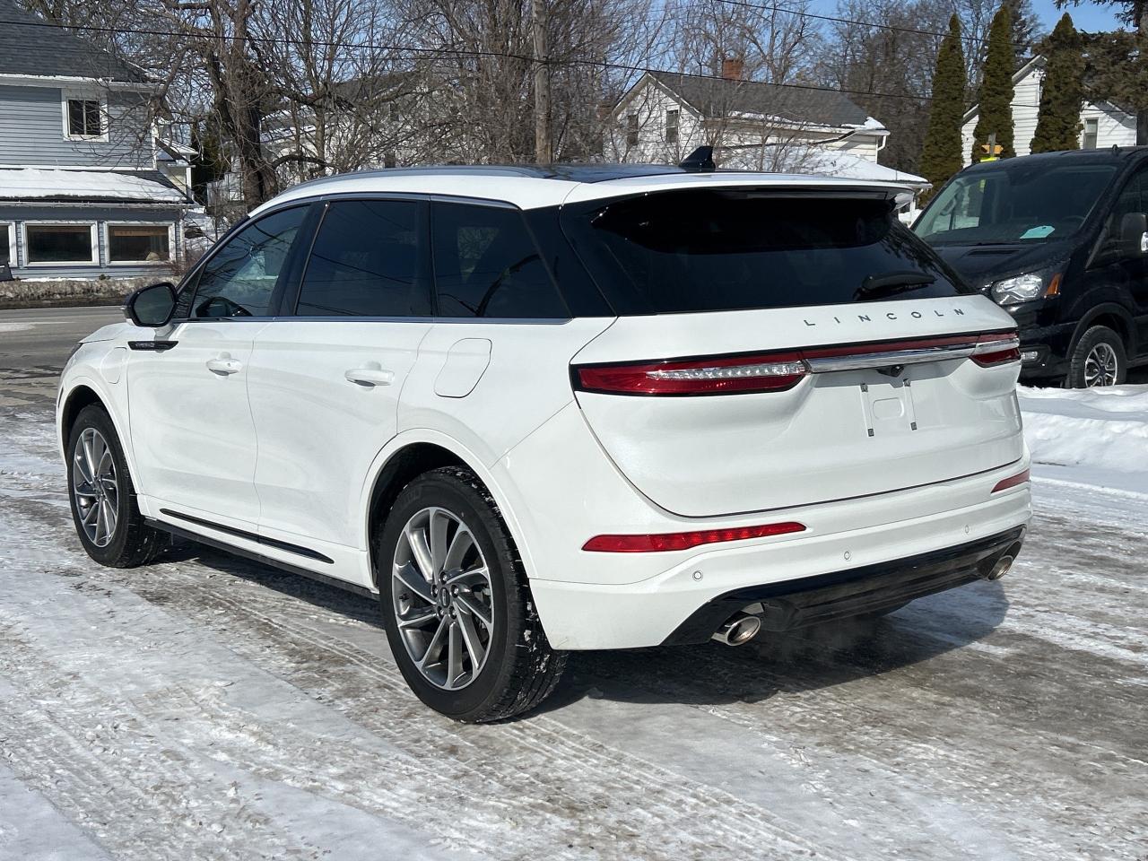 2022 Lincoln Corsair Grand Touring AWD Photo2