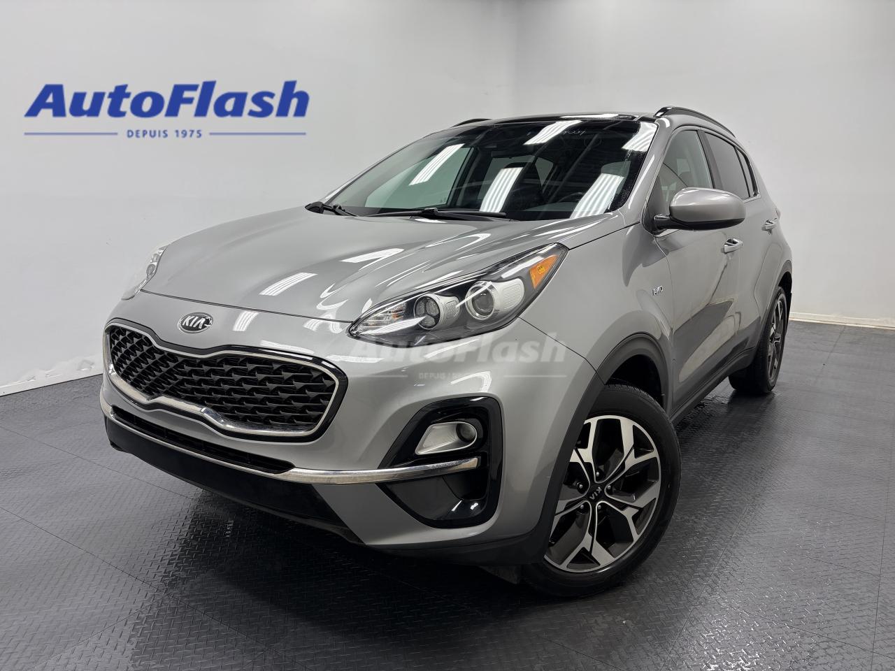 +Avertisseur de d&eacute;rive de la trajectoire / Lane departure warning 
+Apple Carplay 
+Android Auto 
+Bluetooth 
+Cam&eacute;ra de recul / Backup camera 
+Commandes de radio au volant / Steering wheel audio controls 
+D&eacute;marrage &agrave; bouton / Push button start 
+R&eacute;gulateur de vitesse  / Cruise control 
+Si&egrave;ges chauffants / Heated seats 
+Toit a vision panoramique / Panoramic sunroof 
+Volant chauffant / Heated Steering wheel
+Un seul propri&eacute;taire / One owner
+Aucun Accident /  No accidents
+V&eacute;rifi&eacute; par Carfax / Carfax verified
+Kilom&eacute;trage certifi&eacute; / Certified kilometers
+Historique dentretien / Maintenance history
+Protection m&eacute;canique disponible / Mechanical protection available
+Ce v&eacute;hicule a &eacute;t&eacute; achet&eacute; dun particulier / This vehicle was bought from a private seller



Visitez notre page Google pour voir tous les commentaires positifs que nos clients nous laissent.
 
Financement rapide et facile, 1ere, 2e et 3e chances au cr&eacute;dit, approbation en 30 minutes, taux dacceptation tr&egrave;s &eacute;lev&eacute;. 

Essayez notre demande de cr&eacute;dit s&eacute;curis&eacute; en ligne, sans obligation! 

Nous sommes les sp&eacute;cialistes des autos, fourgonnettes, VUS, 4x4, et les camions l&eacute;gers jusqu&agrave; une tonne. 

*Seulement le nettoyage de base du v&eacute;hicule, fait par un sous-traitant, est inclus. Pour un perfectionnement de lesth&eacute;tique int&eacute;rieur/ext&eacute;rieur, dont une d&eacute;contamination de la peinture, des retouches de peinture, faites par nos experts en esth&eacute;tique, une somme de 249$ sera ajout&eacute;e &agrave; votre facture. Aussi disponible, loption dimmatriculer la voiture sur place, qui vous permet d&eacute;pargner du temps et le co&ucirc;t de 25$ du transit temporaire.

*AutoFlash se r&eacute;serve le droit de refuser un paiement en comptant. 

*************

Since 1975 AutoFlash has offered the best price-quality and excellent service. 

Visit our Google page to read all the nice things our clients have to say about us.

We have financing for all credit situations. 1st 2nd 3rd chance credit with an excellent approval rate!

Try our secured online credit application any time, with no obligation! 

We specialize in all brands, makes and models. Whether you need a car, truck, SUV or minivan, we can help you.

And if we dont have it, well find it for you!

*Only the basic cleaning of the vehicle, done by a subcontractor, is included in the advertised price. For a complete interior/exterior detailing, done by our esthetic specialists, which includes a complete paint decontamination and paint touch-ups if needed, an amount of 249$ will be added to your invoice. Also available, in-house licensing, which allows you to save the $25 for a temporary Transit.

*AutoFlash reserves the right to refuse a cash payment.