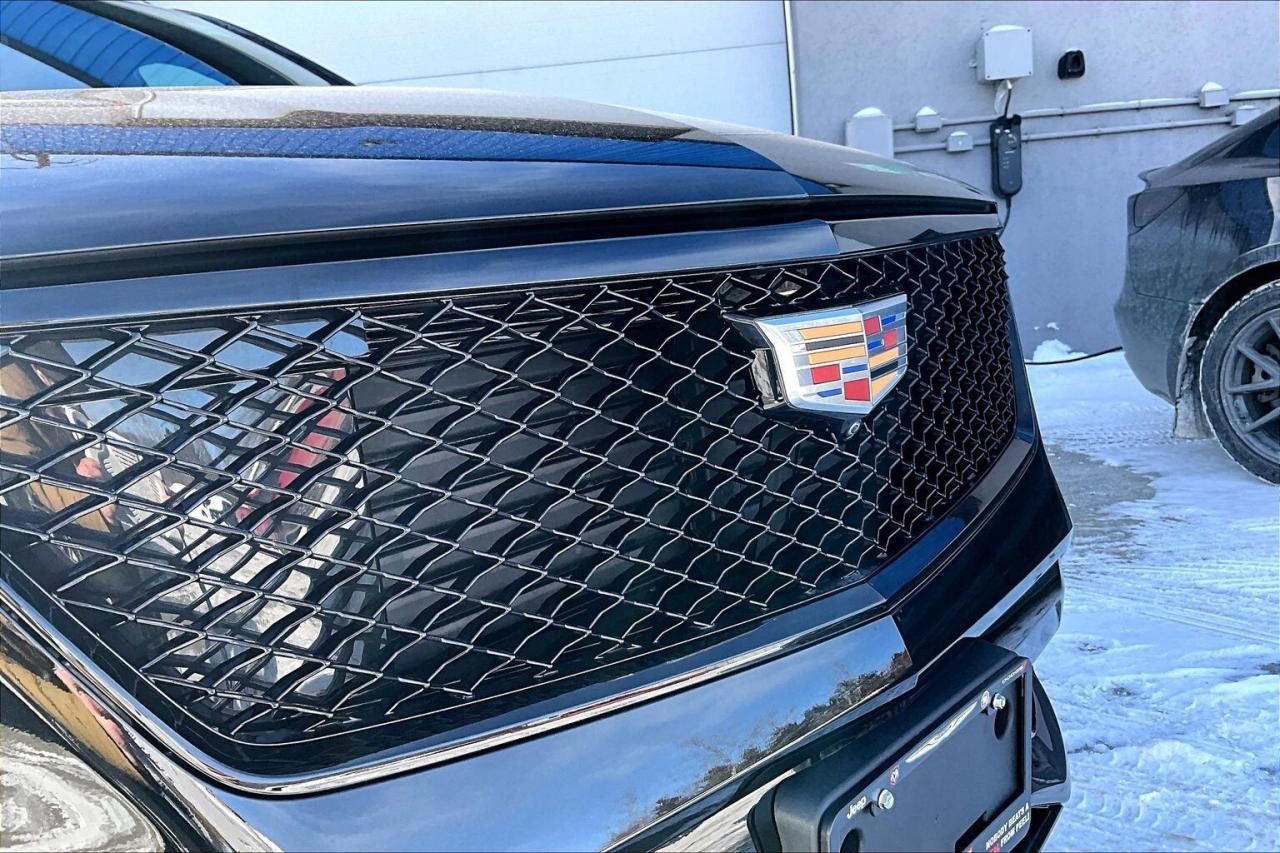 2025 Cadillac XT4 Sport |Vented Leather |Panoroof |Safety Tech |AWD Photo