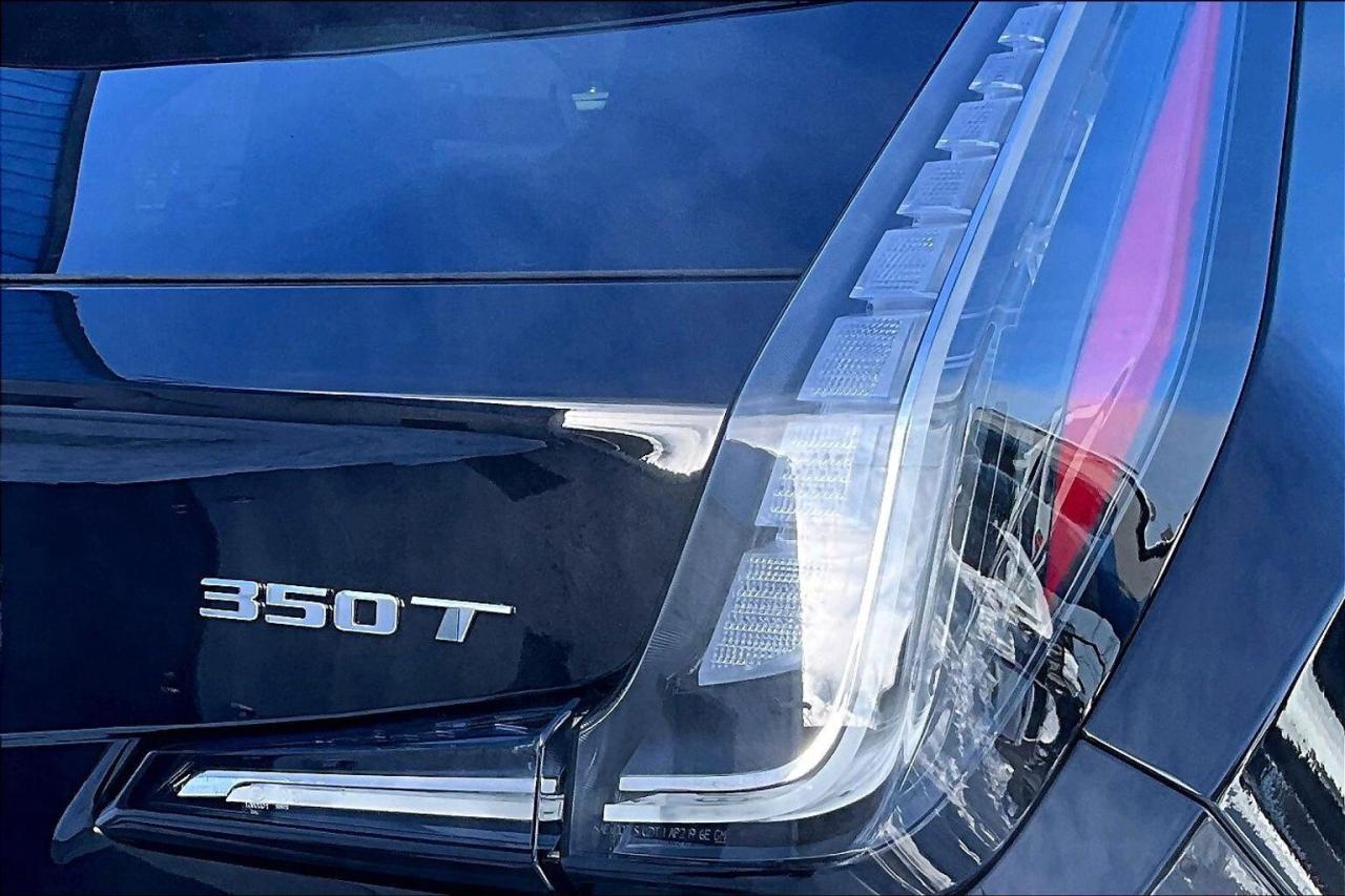 2025 Cadillac XT4 Sport |Vented Leather |Panoroof |Safety Tech |AWD Photo