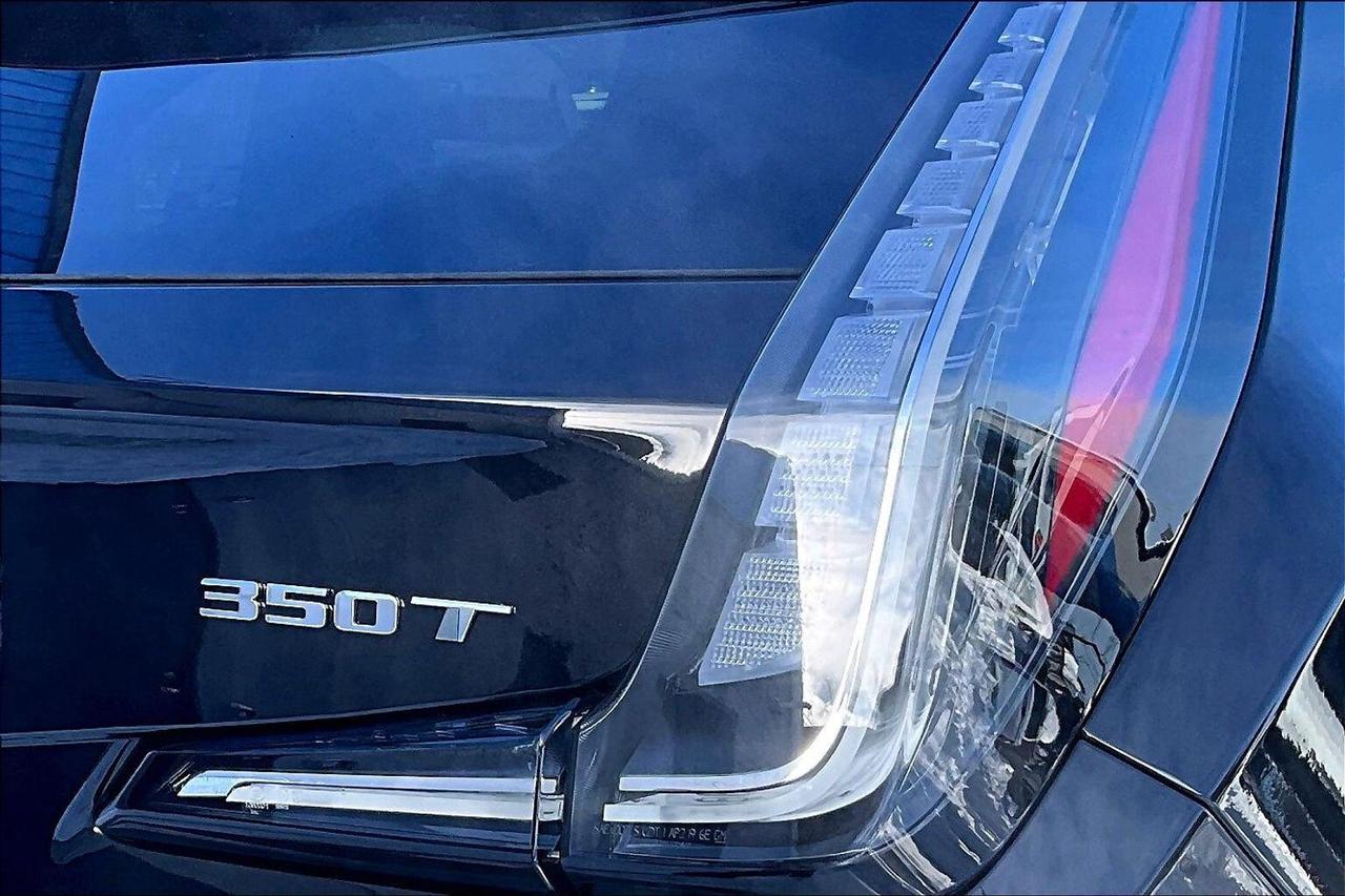2025 Cadillac XT4 Sport |Vented Leather |Panoroof |Safety Tech |AWD Photo