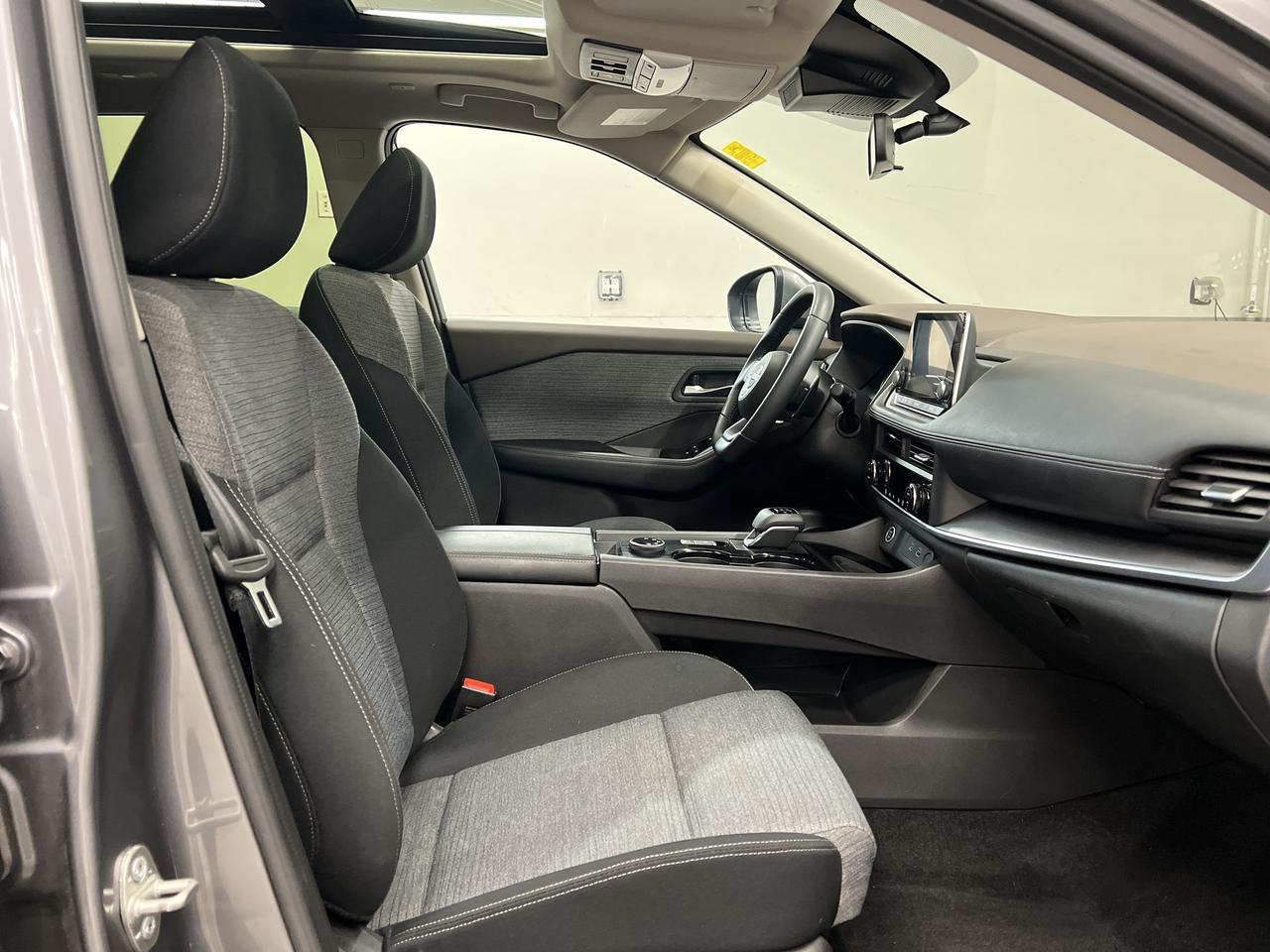 2023 Nissan Rogue SV AWD |LOW KMS | PANO ROOF | HTD SEATS | 360 CAM Photo