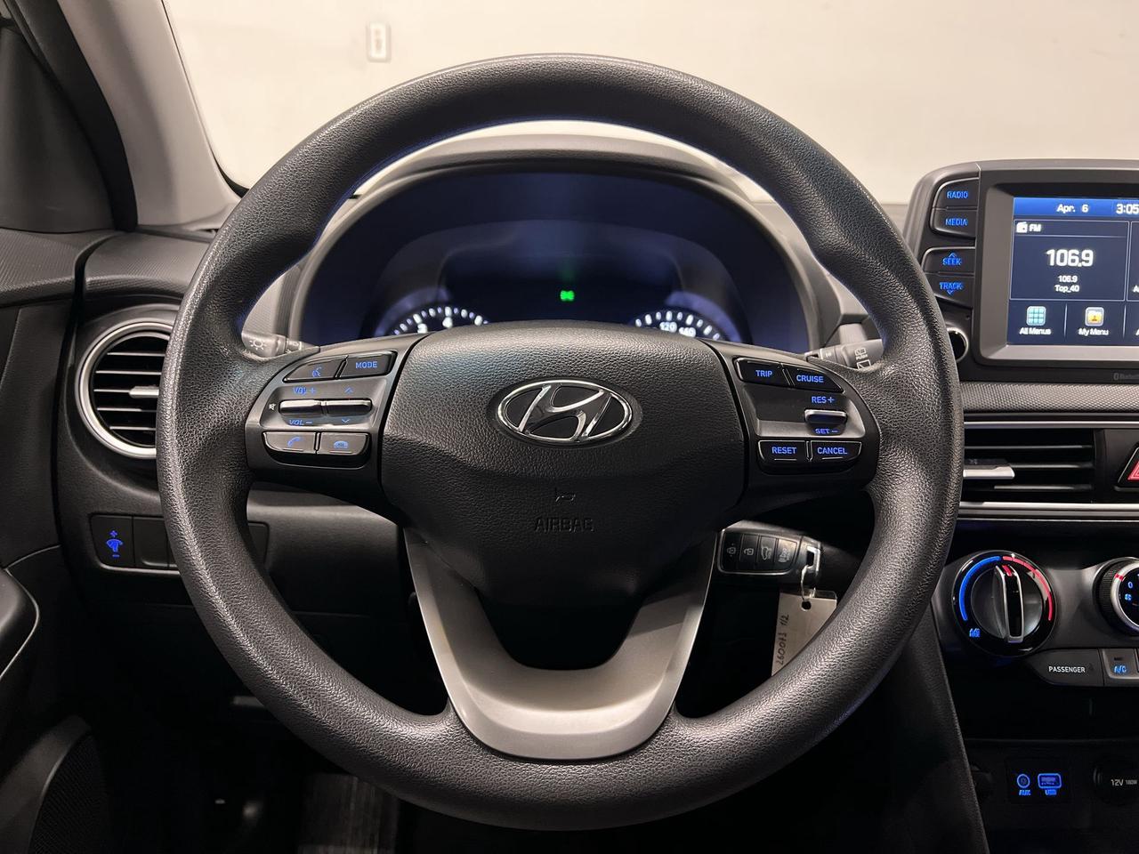 2020 Hyundai KONA AWD | HEATED SEATS | CARPLAY | REAR CAM | A/C Photo