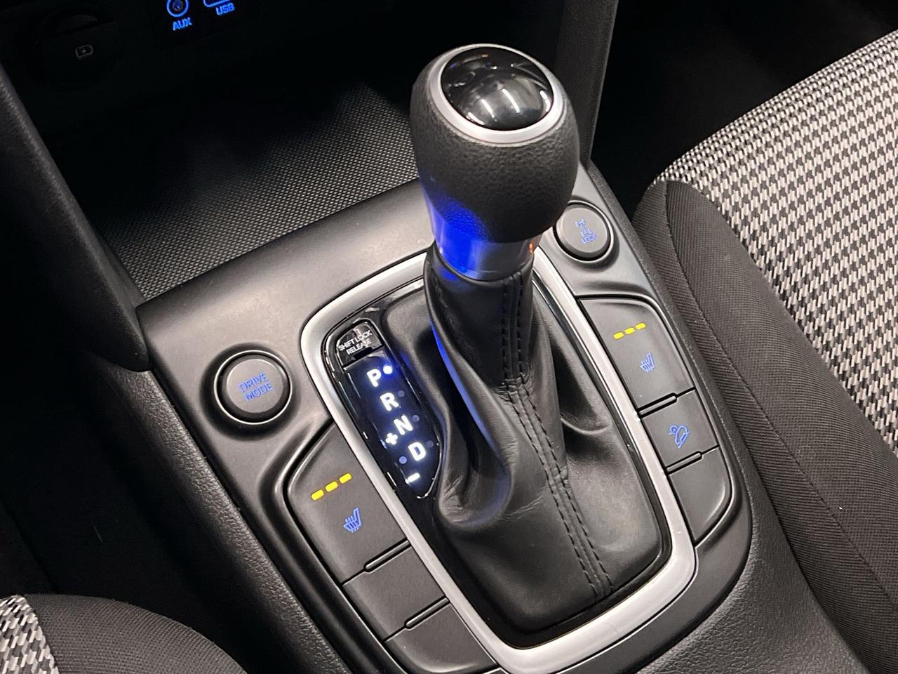 2020 Hyundai KONA AWD | HEATED SEATS | CARPLAY | REAR CAM | A/C Photo