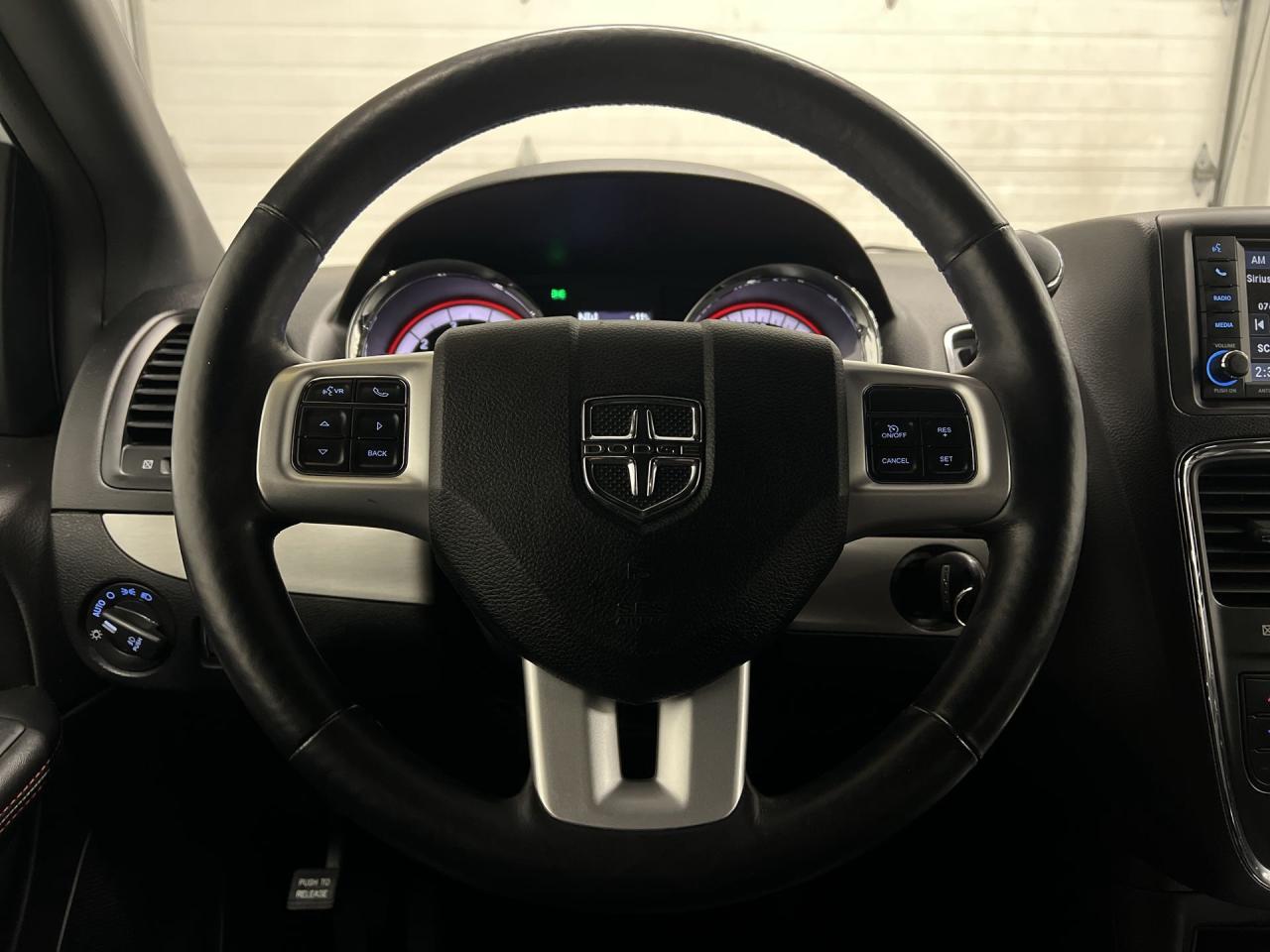 2017 Dodge Grand Caravan GT | 7-PASS | HTD LEATHER SEATS | NAV | REAR CAM Photo