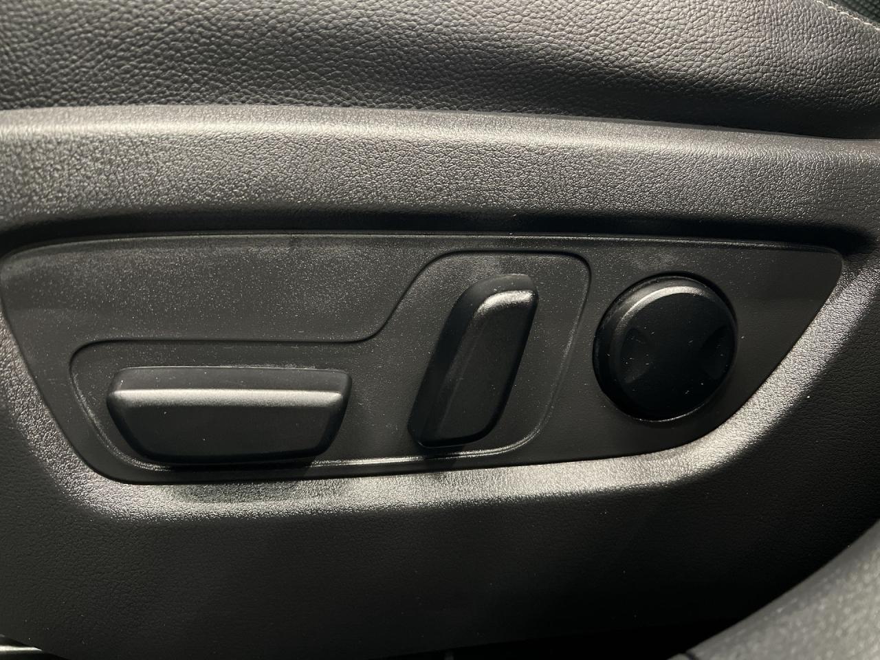 2024 Mazda CX-50 GS-L AWD| HTD LEATHER| PANO ROOF| CARPLAY Photo