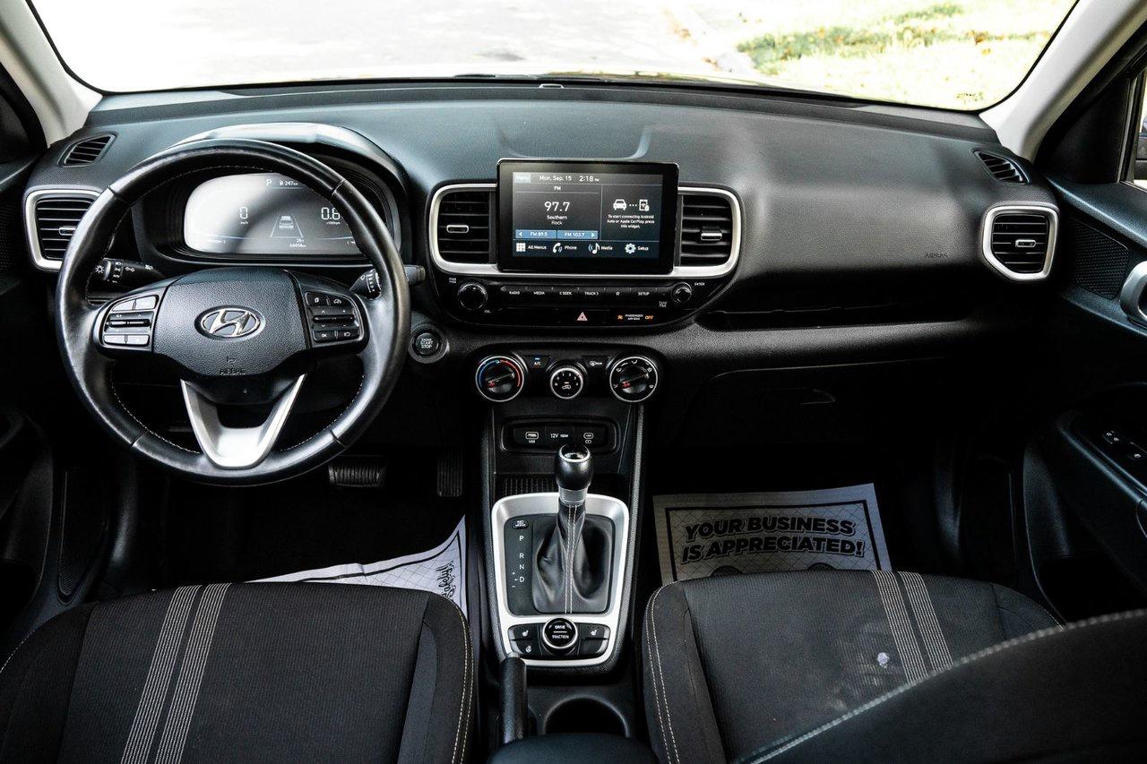 2023 Hyundai Venue PREFERRED Photo