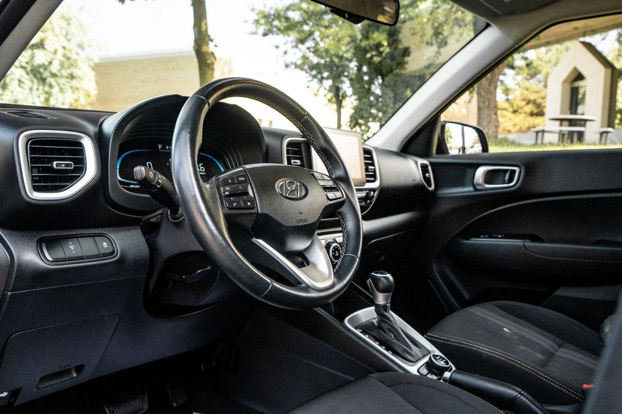 2023 Hyundai Venue PREFERRED Photo
