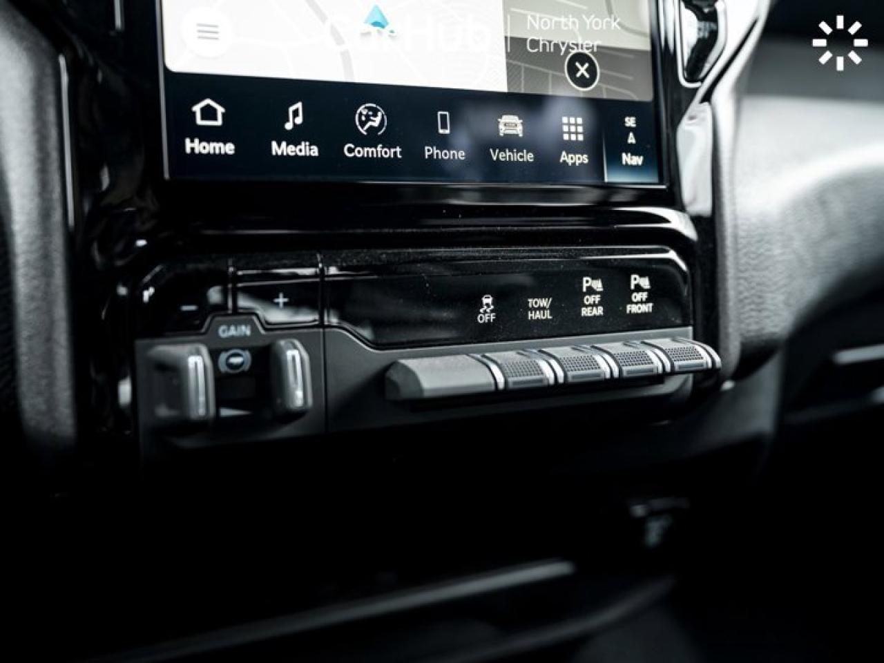 2025 RAM 2500 Tradesman 6'4'' Box 6.4L HEMI 12'' Display Convenience Group Navi Photo