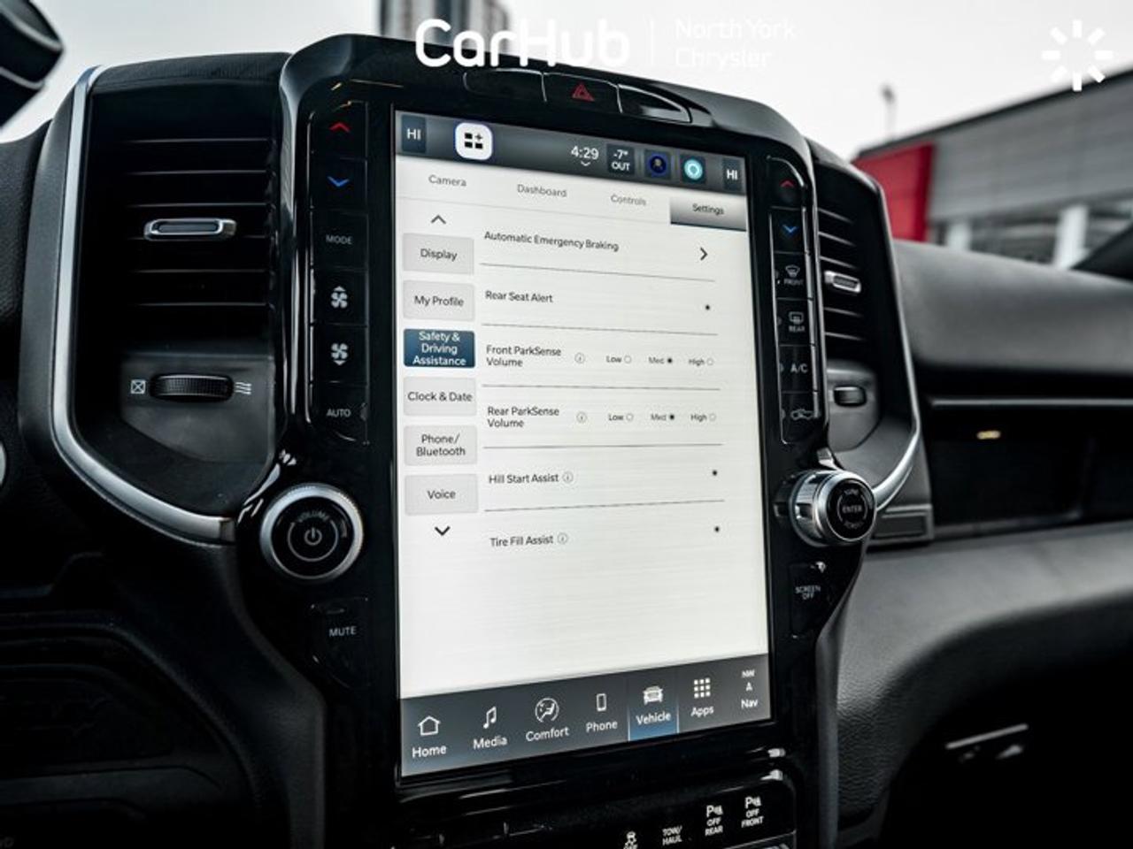 2025 RAM 3500 Big Horn 6'4" Box 6.4L V8 Hemi Navi 12'' Display Remote Start Photo