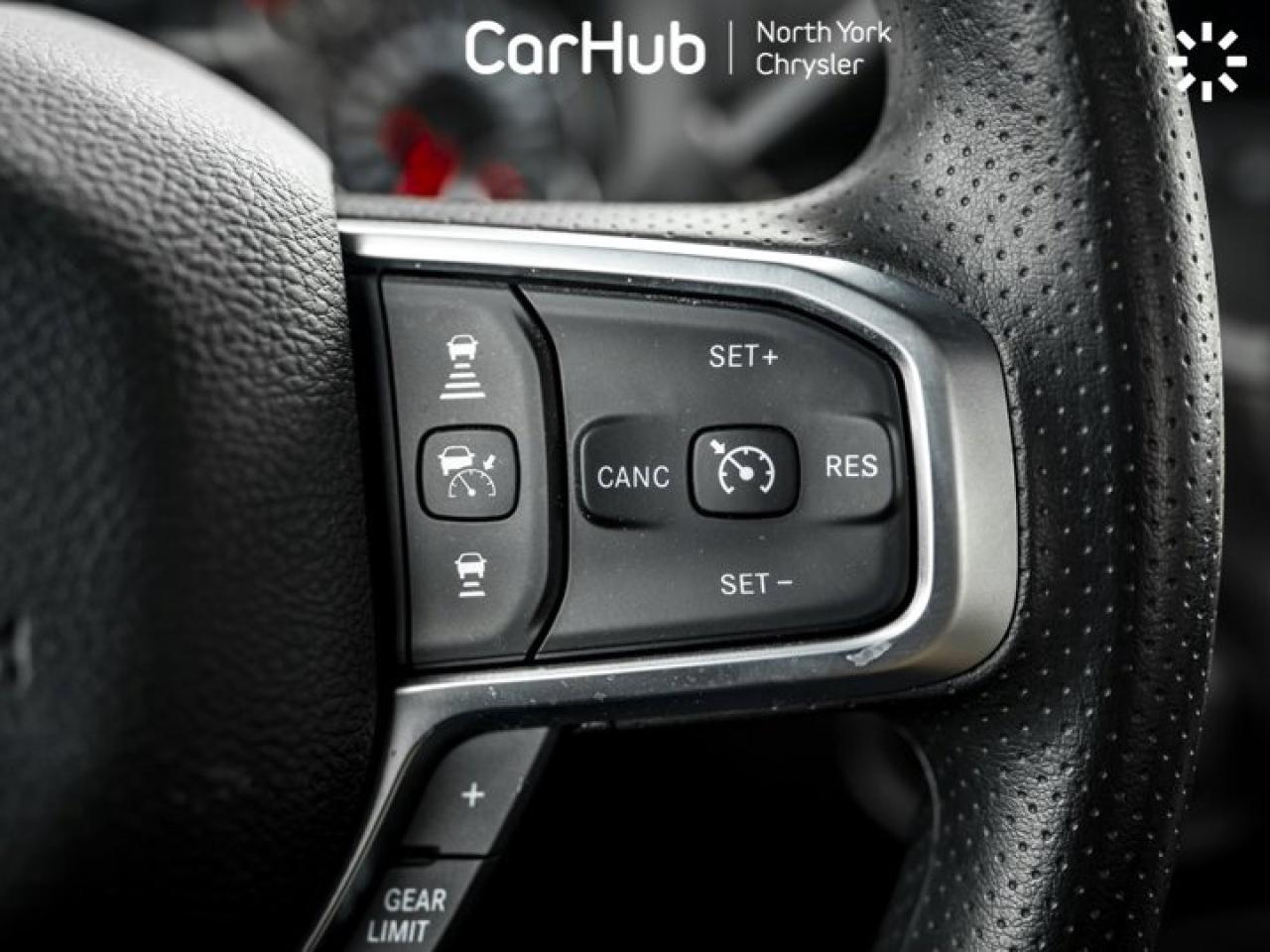 2025 RAM 2500 Tradesman 8' Box 6.4L V8 HEMI 12'' Display Convenience Group Navi Photo