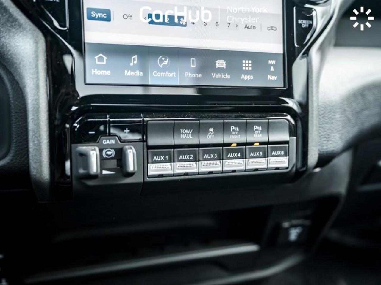 2025 RAM 2500 Tradesman 8' Box 6.4L V8 HEMI 12'' Display Convenience Group Navi Photo