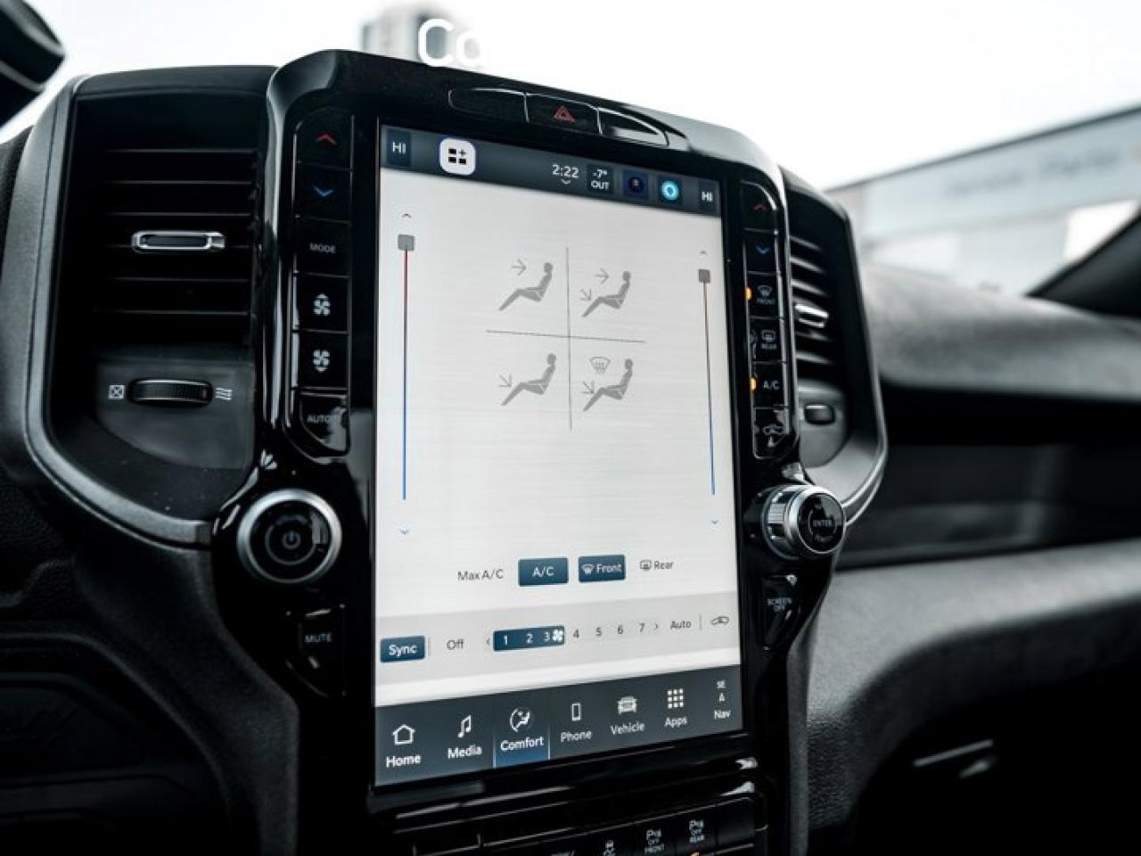 2025 RAM 2500 Tradesman 8' Box 6.4L V8 HEMI 12'' Display Convenience Group Navi Photo