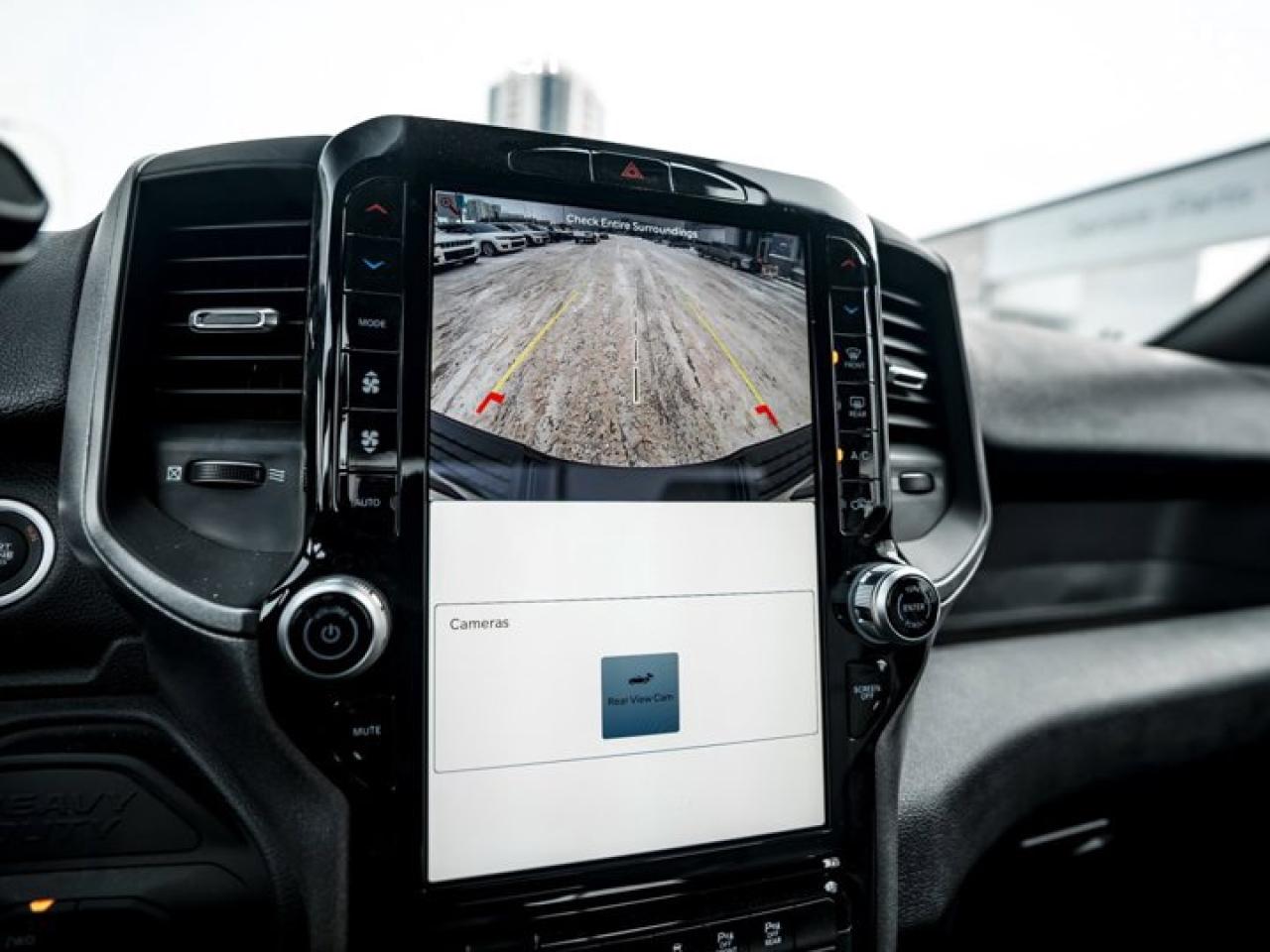 2025 RAM 2500 Tradesman 8' Box 6.4L V8 HEMI 12'' Display Convenience Group Navi Photo