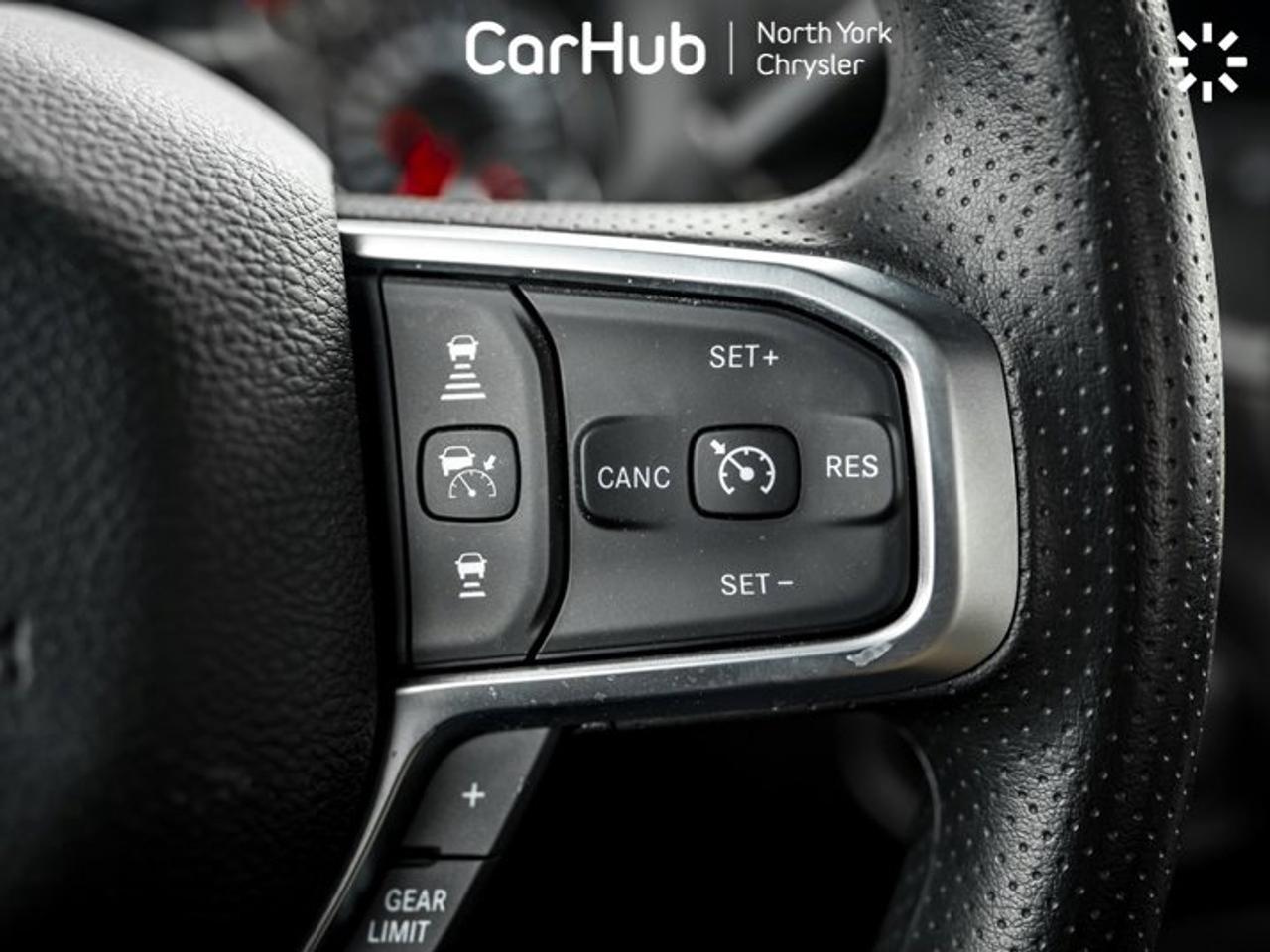 2025 RAM 2500 Tradesman 8' Box 6.4L V8 HEMI 12'' Display Convenience Group Navi Photo