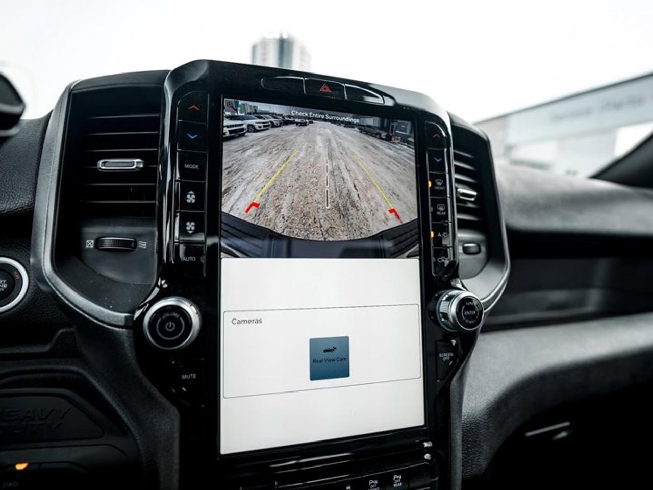 2025 RAM 2500 Tradesman 8' Box 6.4L V8 HEMI 12'' Display Convenience Group Navi Photo