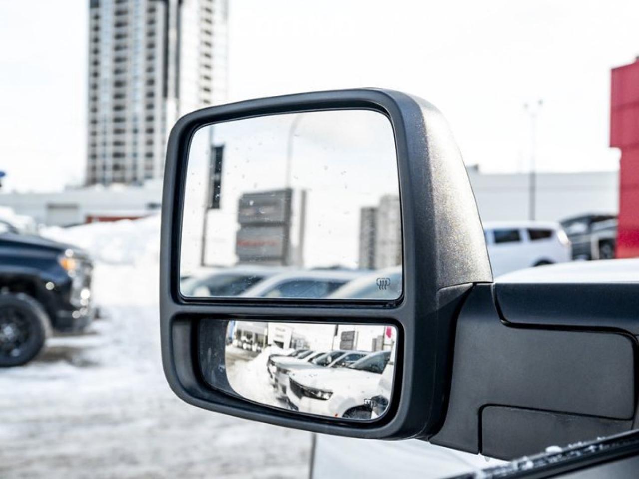 2025 RAM 3500 Tradesman 6'4" Box 12'' Screen 6.4L V8 HEMI Alpine Audio Navi Remote Start Photo