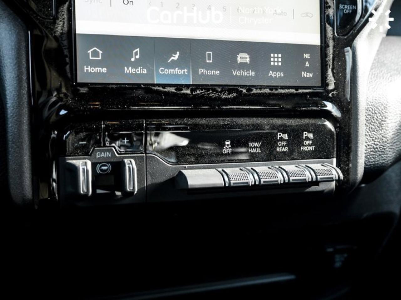 2025 RAM 3500 Tradesman 6'4" Box 12'' Screen 6.4L V8 HEMI Alpine Audio Navi Remote Start Photo