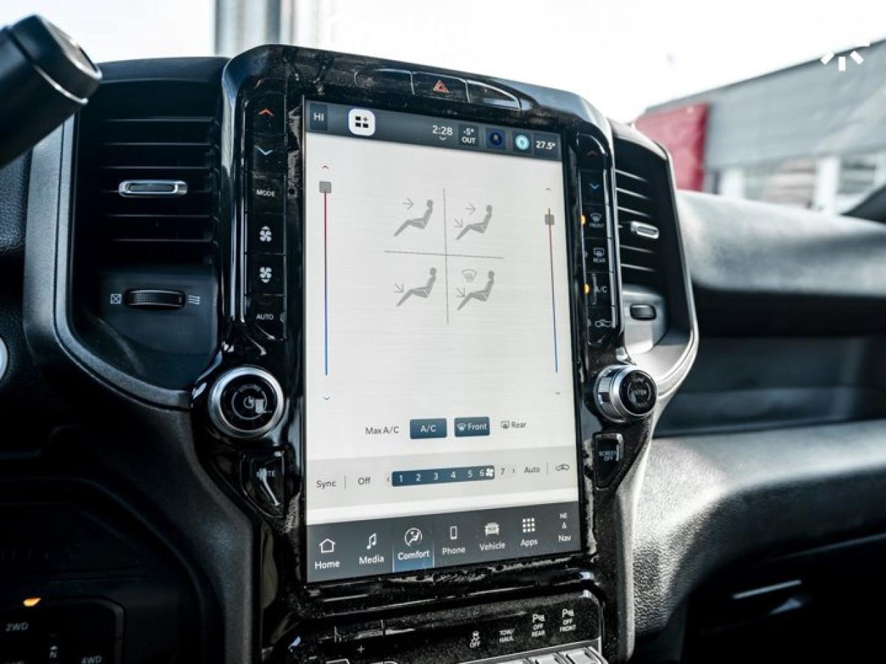 2025 RAM 3500 Tradesman 6'4" Box 12'' Screen 6.4L V8 HEMI Alpine Audio Navi Remote Start Photo