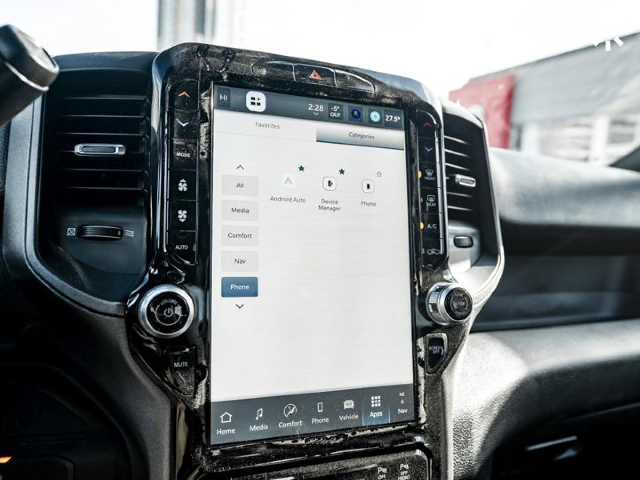 2025 RAM 3500 Tradesman 6'4" Box 12'' Screen 6.4L V8 HEMI Alpine Audio Navi Remote Start Photo