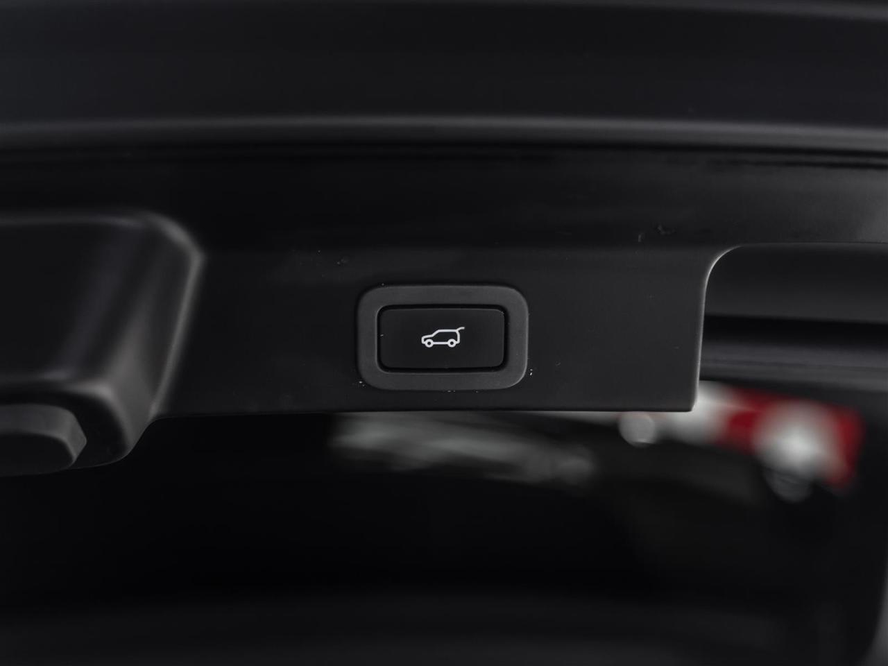 2018 Jaguar F-PACE PRESTIGE|35t AWD|BLINDSPOT|MERIDIAN|ACCIDENT FREE Photo