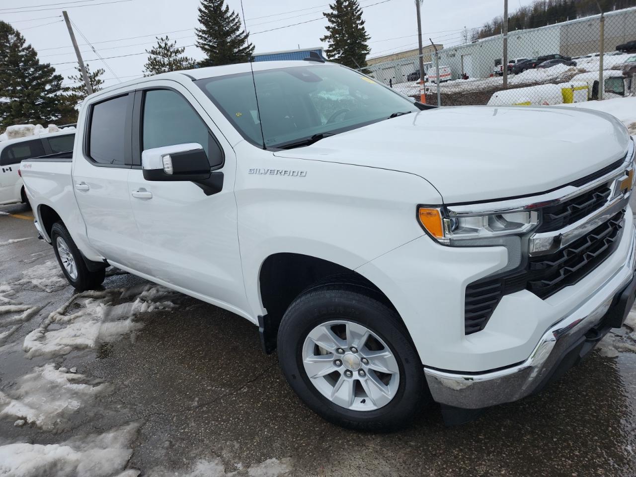 2022 Chevrolet Silverado 1500 LT CREW CAB 4WD | NO ACCIDENTS | 12 SERVICE REC Photo