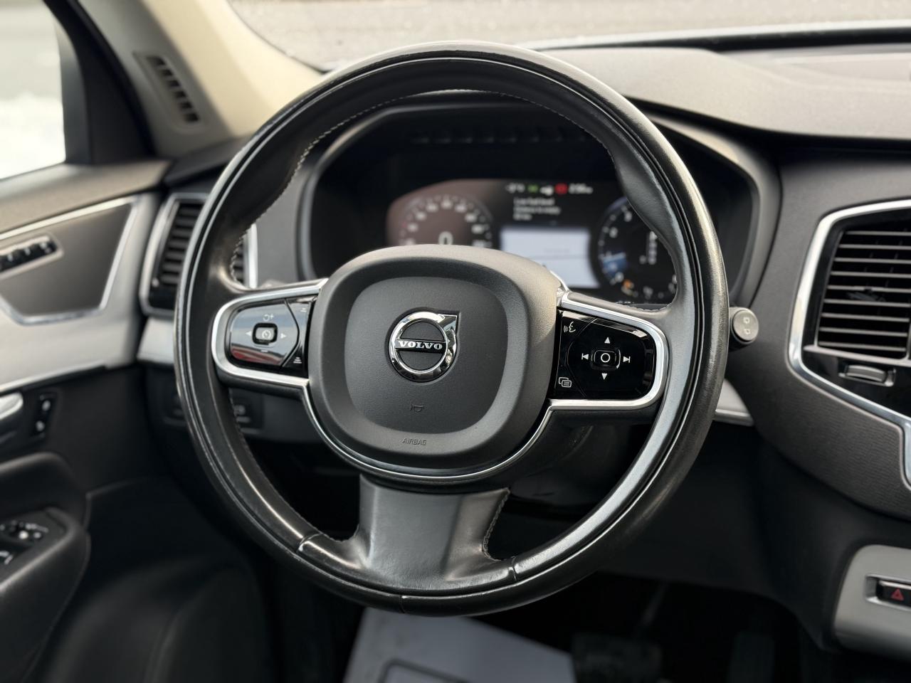 2017 Volvo XC90 T6 MOMENTUM | 7 SEATER | PANO | NAVI | LOADED Photo