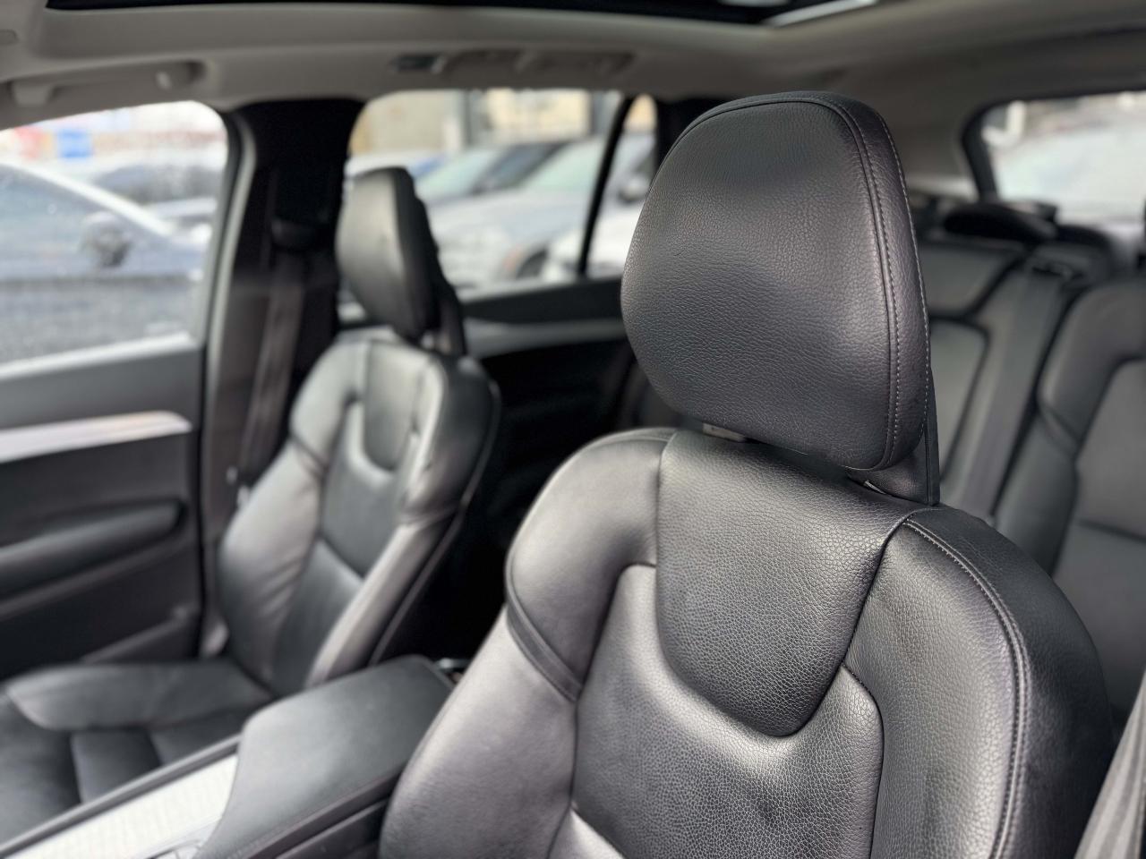 2017 Volvo XC90 T6 MOMENTUM | 7 SEATER | PANO | NAVI | LOADED Photo