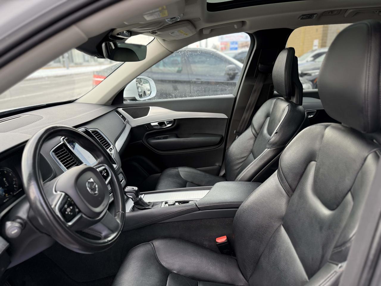 2017 Volvo XC90 T6 MOMENTUM | 7 SEATER | PANO | NAVI | LOADED Photo