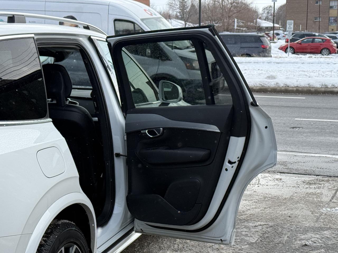 2017 Volvo XC90 T6 MOMENTUM | 7 SEATER | PANO | NAVI | LOADED Photo