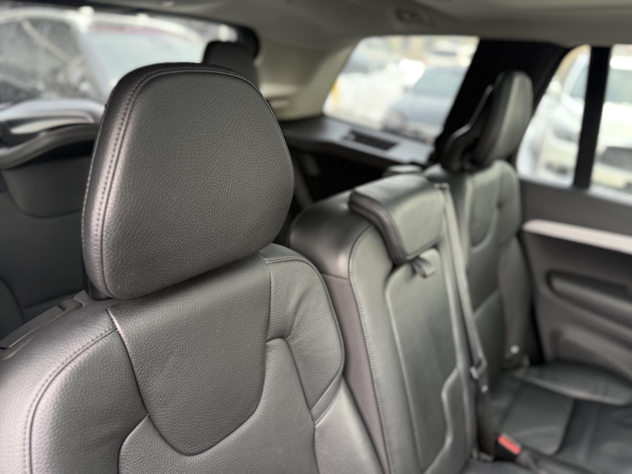 2017 Volvo XC90 T6 MOMENTUM | 7 SEATER | PANO | NAVI | LOADED Photo