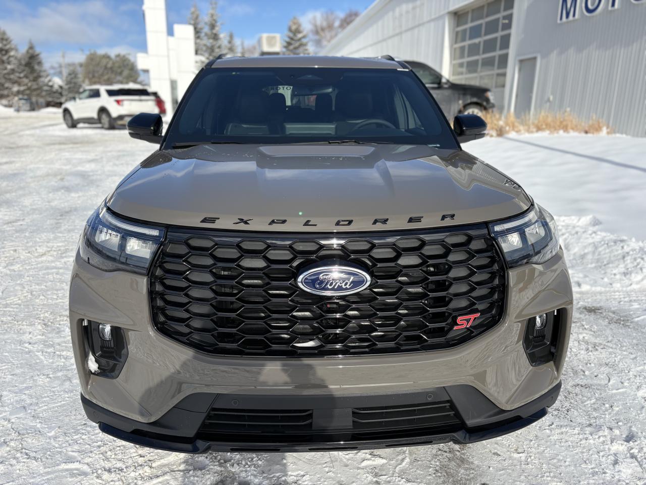 2026 Ford Explorer ST Photo0