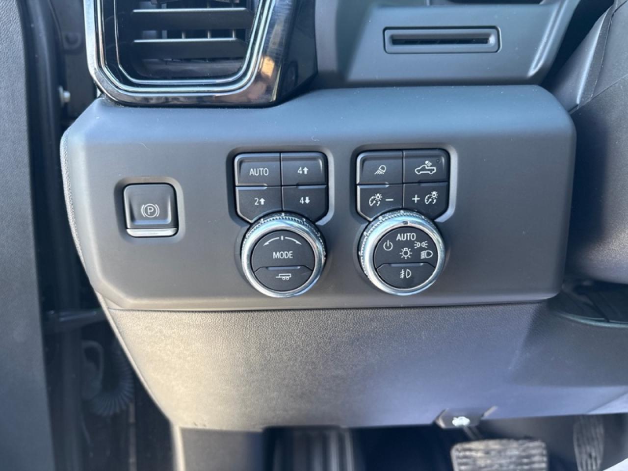 2023 GMC Sierra 1500 AT4  -  Leather Seats Photo