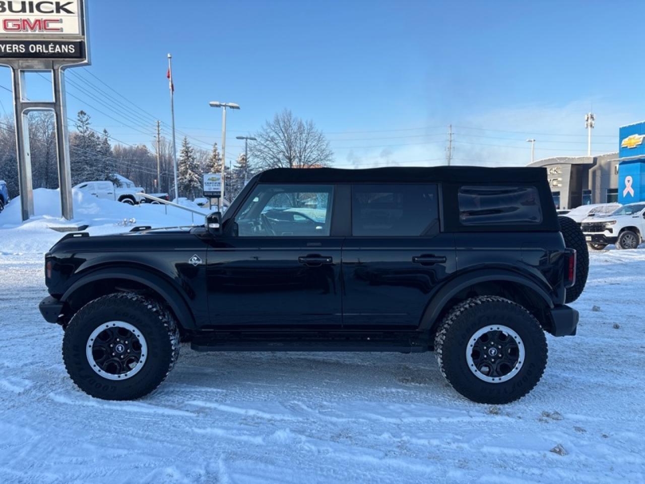 2021 Ford Bronco Outer Banks 4X4  - Low Mileage Photo2