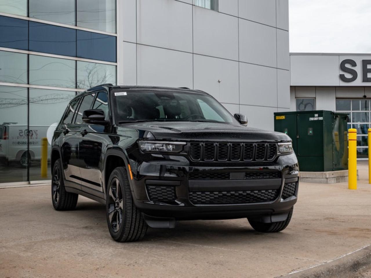 2025 Jeep Grand Cherokee L ALTITUDE Photo