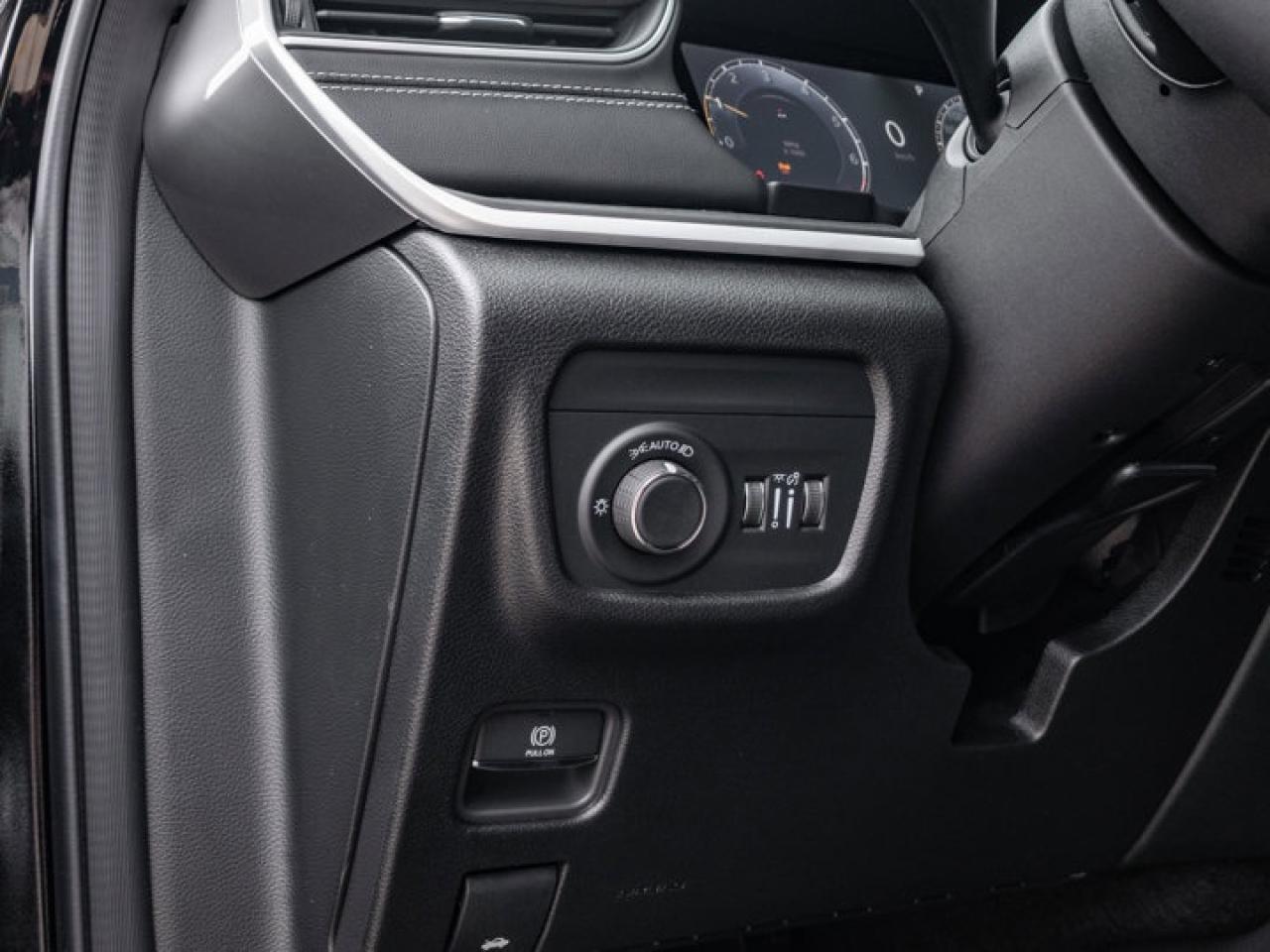 2025 Jeep Grand Cherokee L ALTITUDE Photo