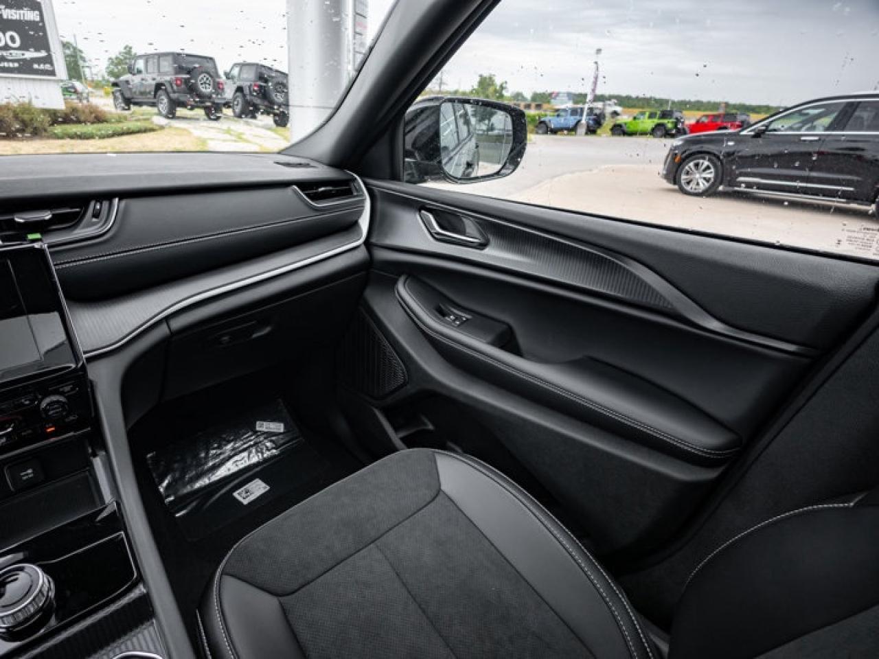 2025 Jeep Grand Cherokee L ALTITUDE Photo