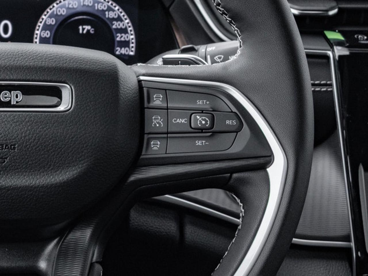 2025 Jeep Grand Cherokee L ALTITUDE Photo