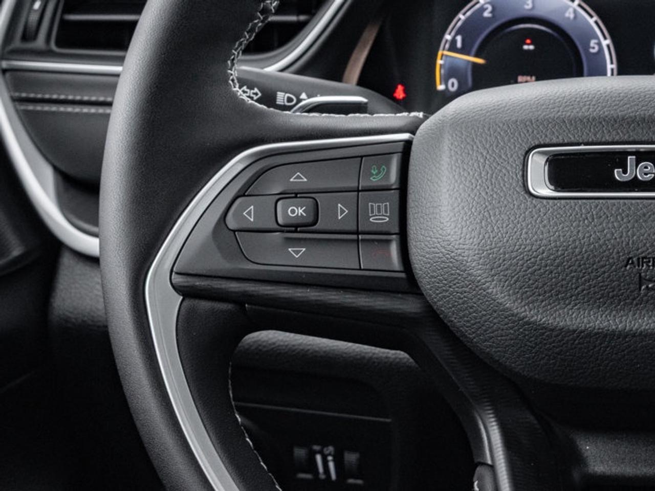 2025 Jeep Grand Cherokee L ALTITUDE Photo