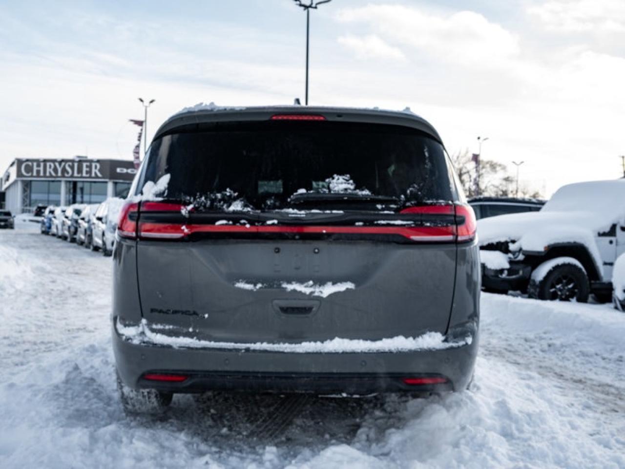 2022 Chrysler Pacifica Touring L Photo