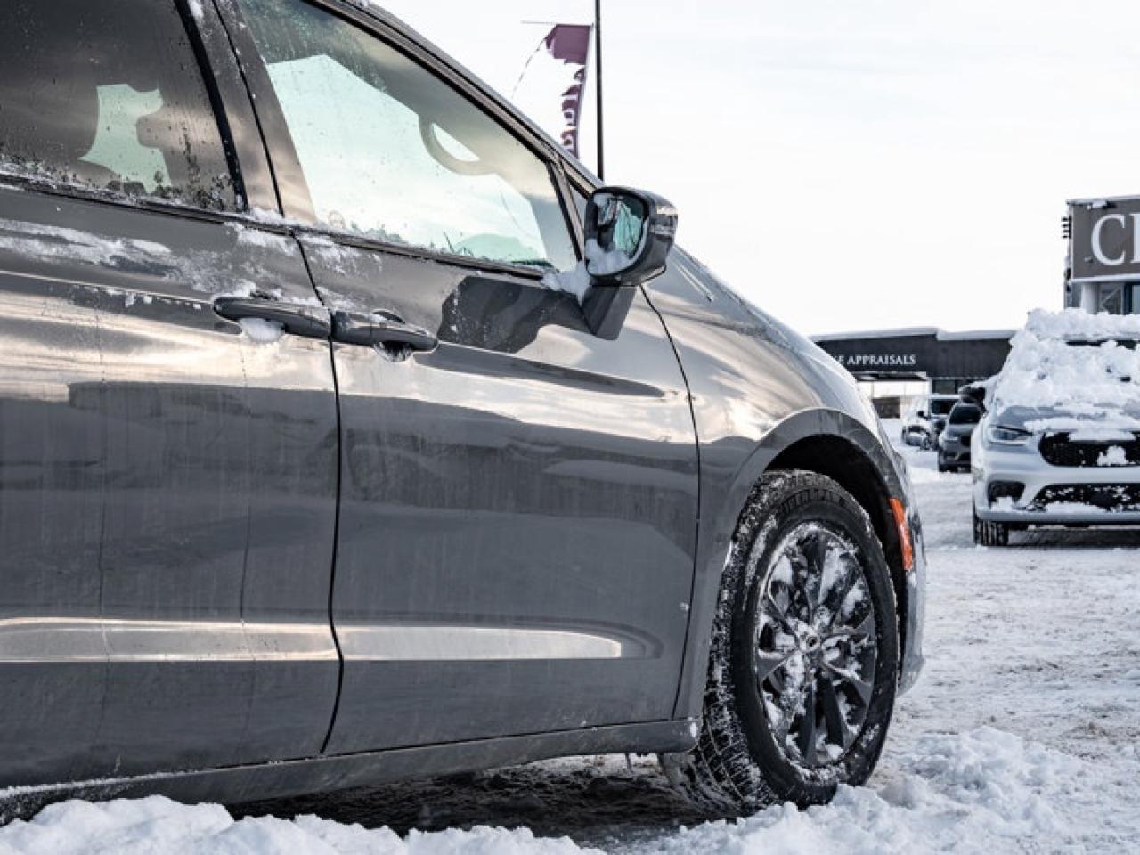 2022 Chrysler Pacifica Touring L Photo