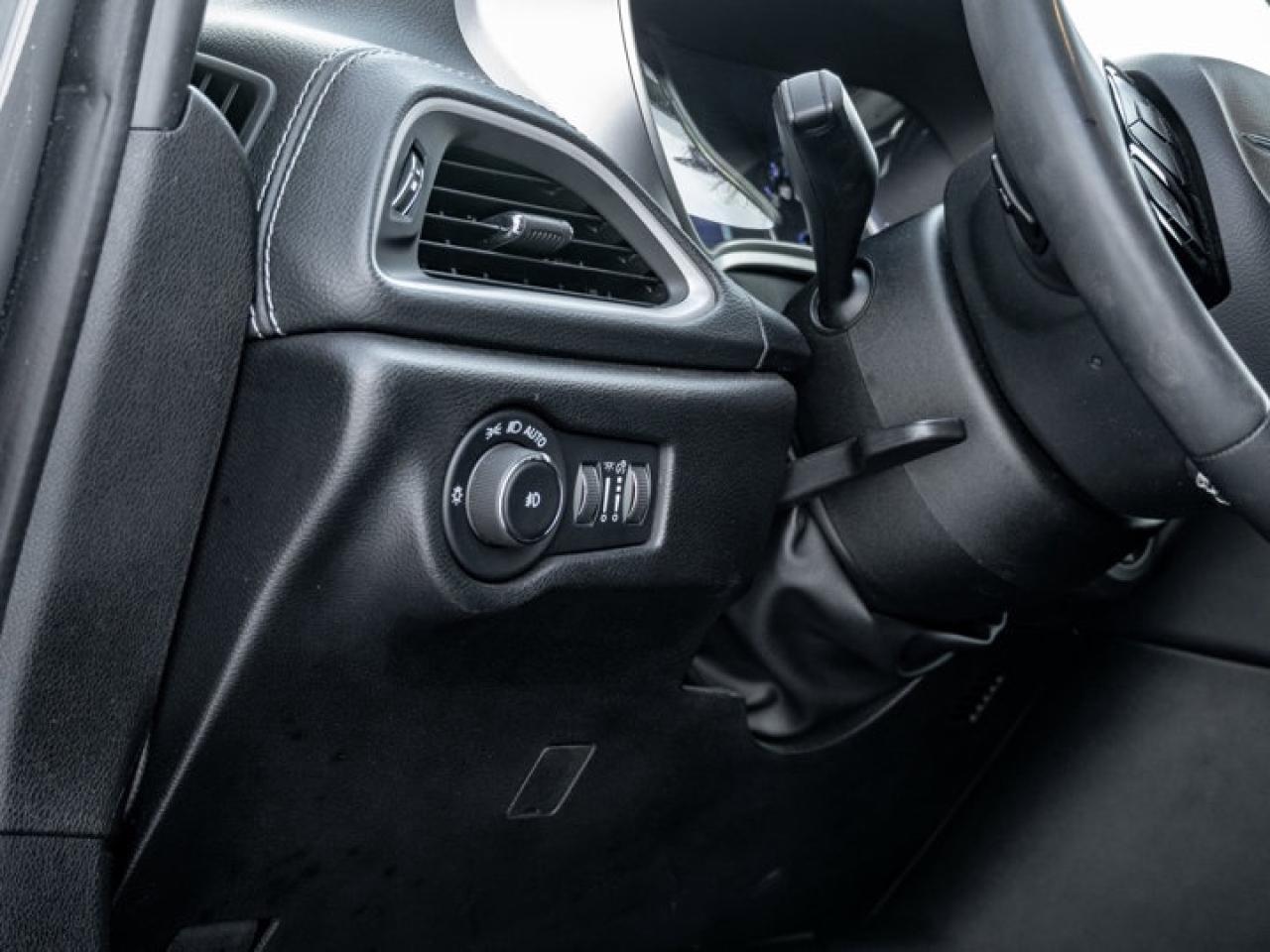 2022 Chrysler Pacifica Touring L Photo