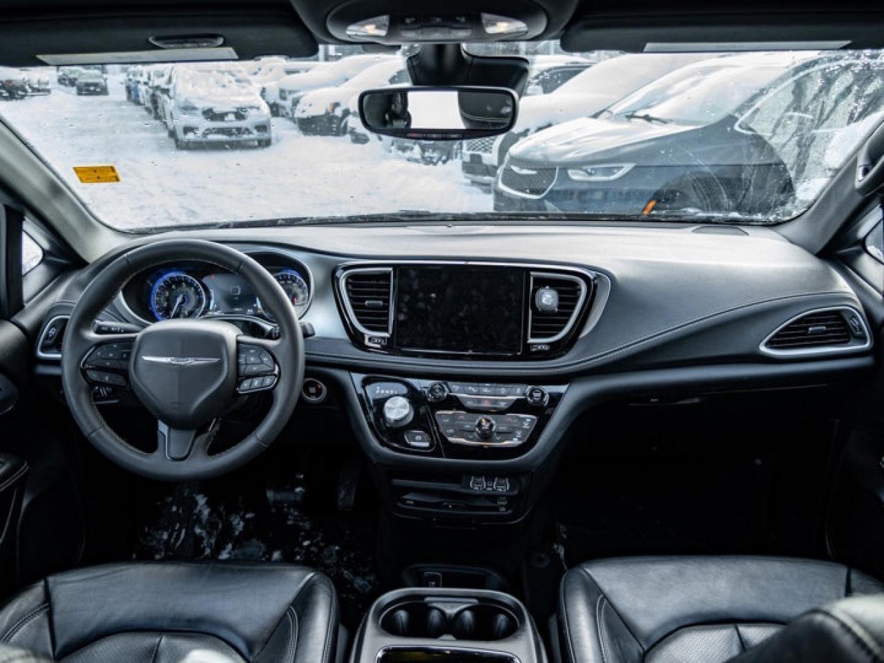 2022 Chrysler Pacifica Touring L Photo